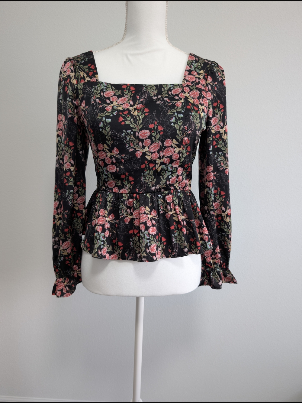Skies Are Blue Women's XS Black Floral Square Neck Smocked Puff Sleeve Peplum